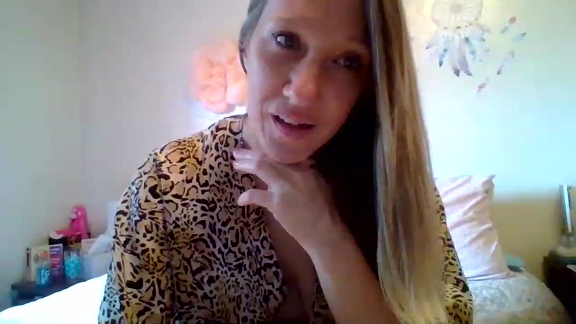Gallery image thumbnail from wildnnout's myfreecams stream on, 05/10/2023, 13:48 image 15 of 20