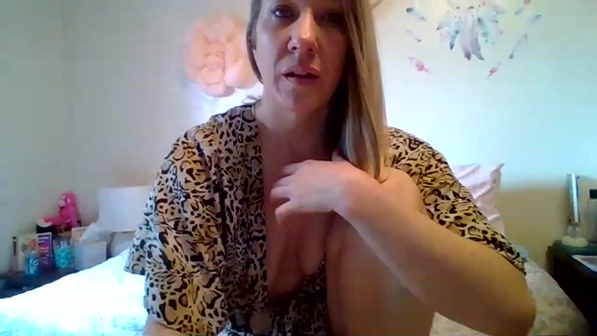Gallery image thumbnail from wildnnout's myfreecams stream on, 05/10/2023, 13:48 image 4 of 20