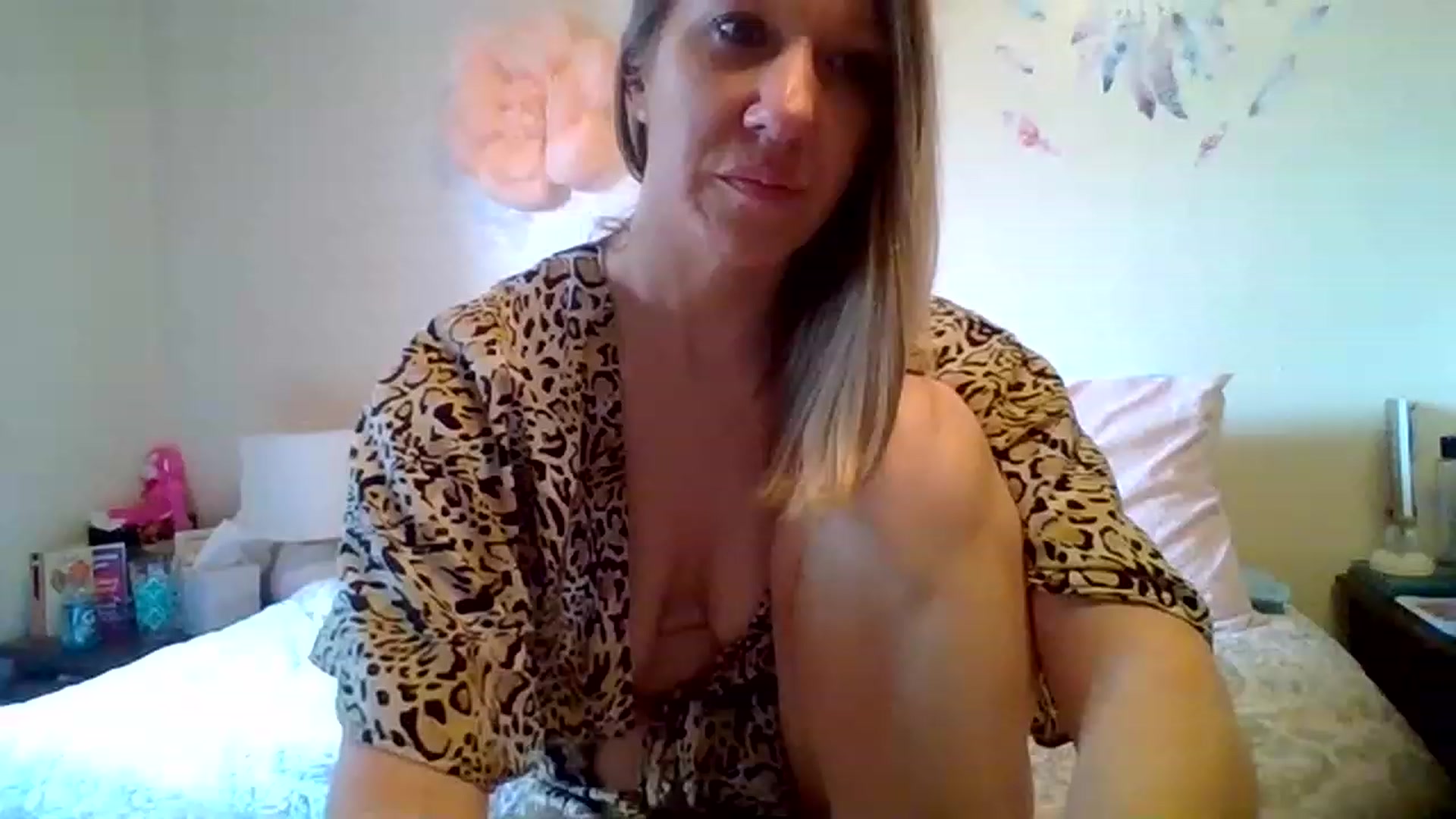 Gallery image thumbnail from wildnnout's myfreecams stream on, 05/10/2023, 13:48 image 6 of 20
