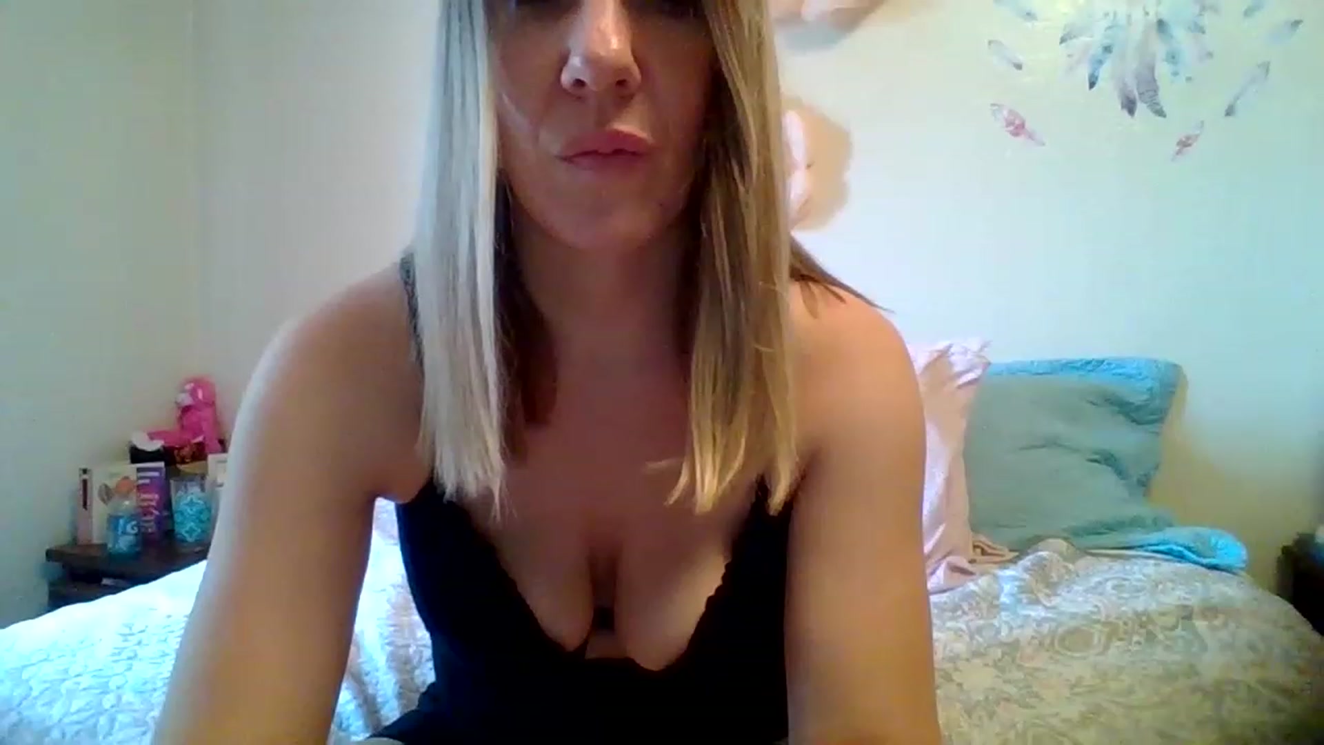 Gallery image thumbnail from wildnnout's myfreecams stream on, 05/10/2023, 16:38 image 3 of 20