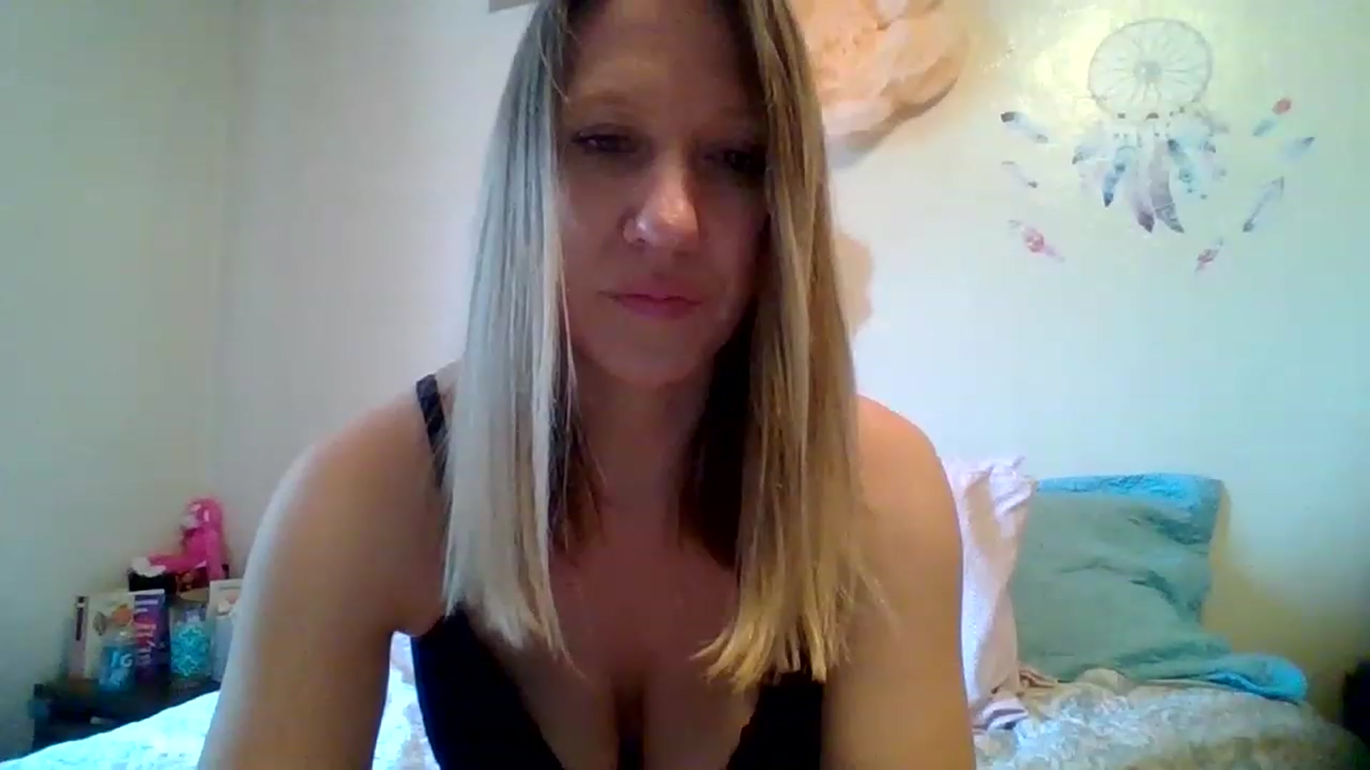 Gallery image thumbnail from wildnnout's myfreecams stream on, 05/10/2023, 16:38 image 10 of 20