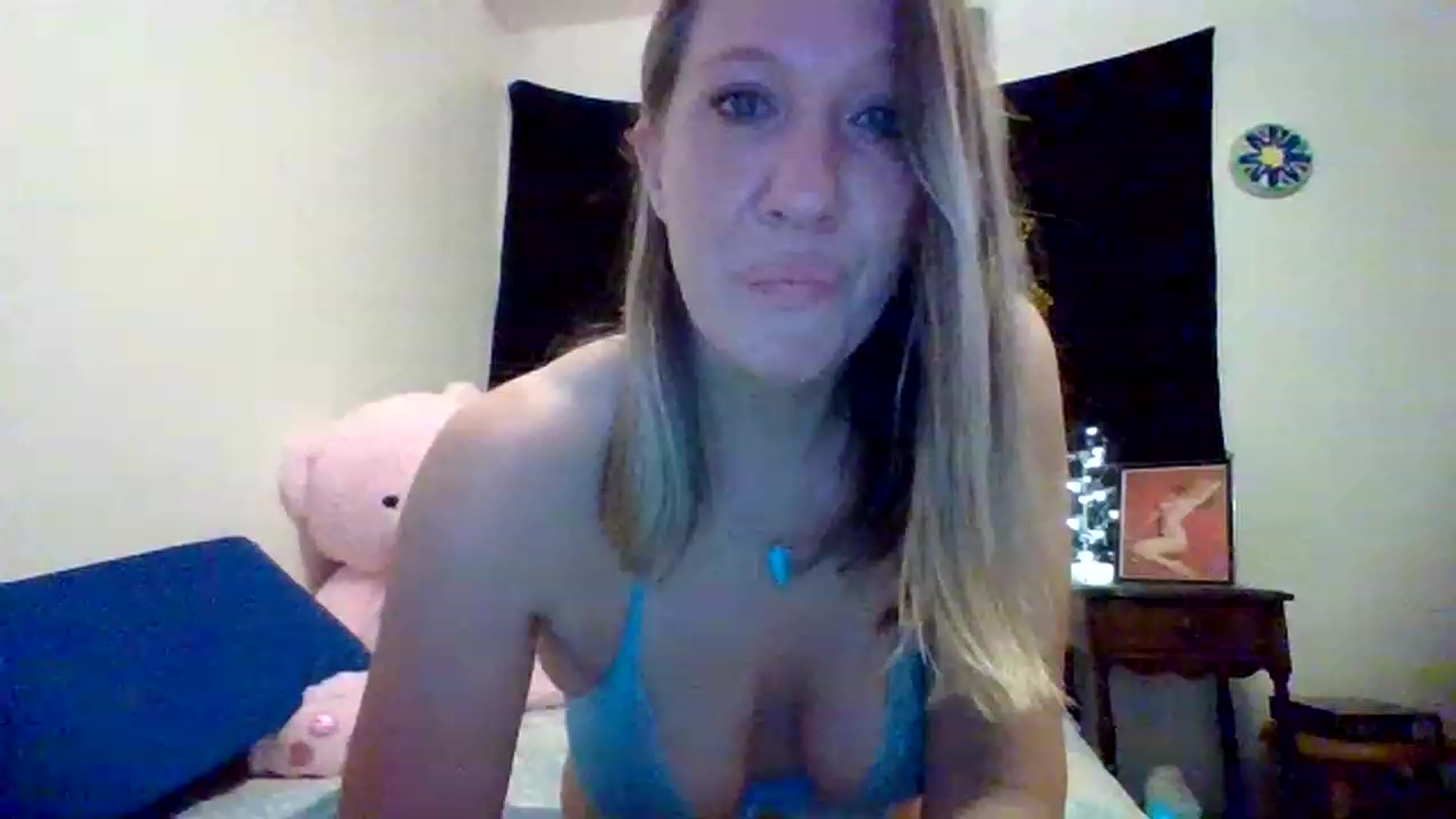 Gallery image thumbnail from wildnnout's myfreecams stream on, 05/15/2023, 15:10 image 6 of 20