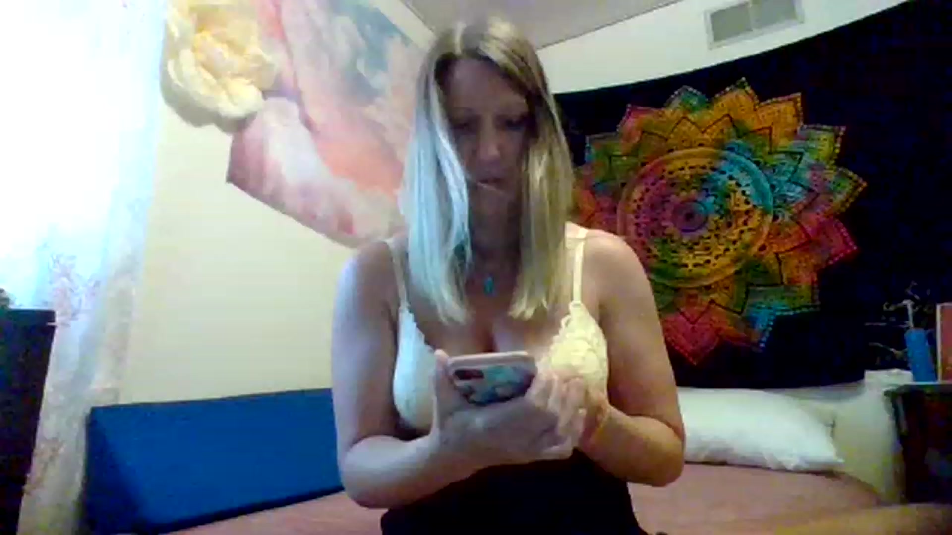 Gallery image thumbnail from wildnnout's myfreecams stream on, 06/20/2023, 19:49 image 3 of 20