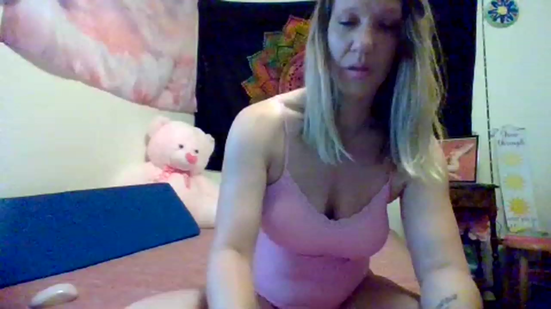 Gallery image thumbnail from wildnnout's myfreecams stream on, 06/27/2023, 15:38 image 19 of 20