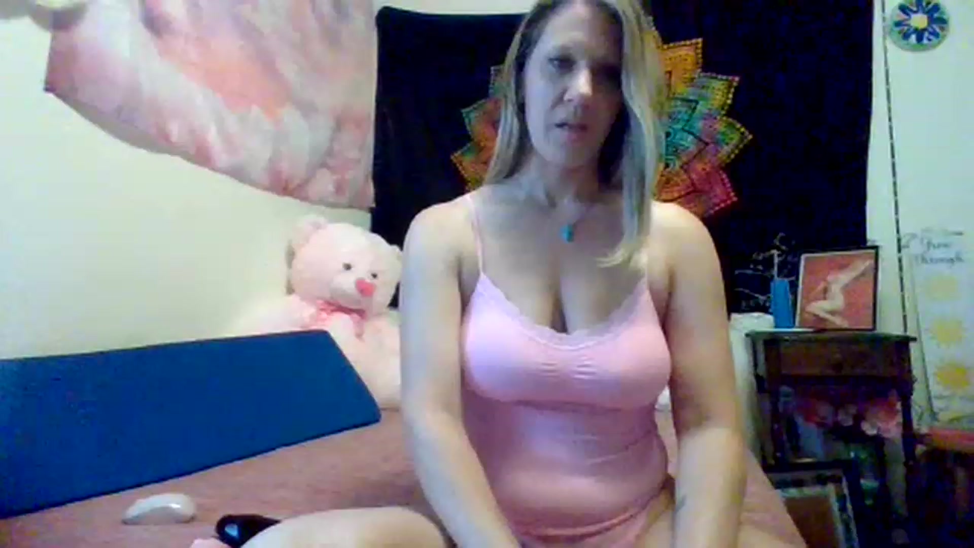 Gallery image thumbnail from wildnnout's myfreecams stream on, 06/27/2023, 15:38 image 13 of 20