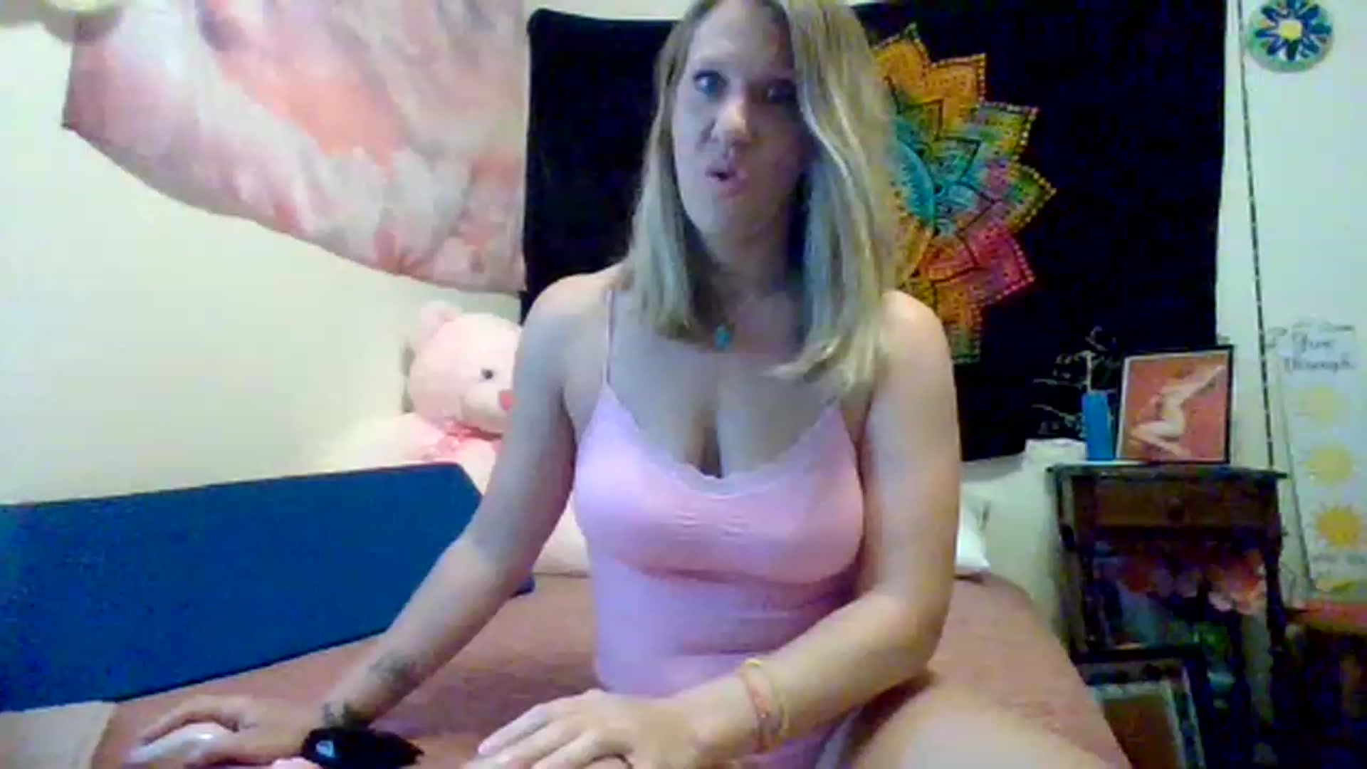 Gallery image thumbnail from wildnnout's myfreecams stream on, 06/27/2023, 15:38 image 11 of 20