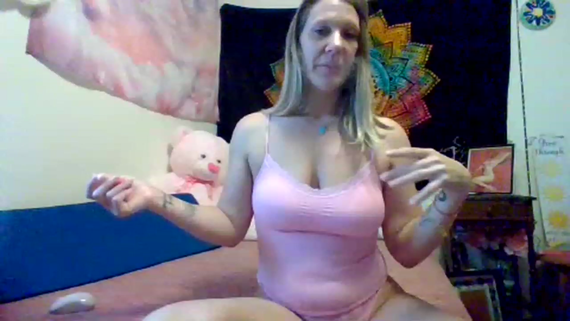 Gallery image thumbnail from wildnnout's myfreecams stream on, 06/27/2023, 15:38 image 14 of 20