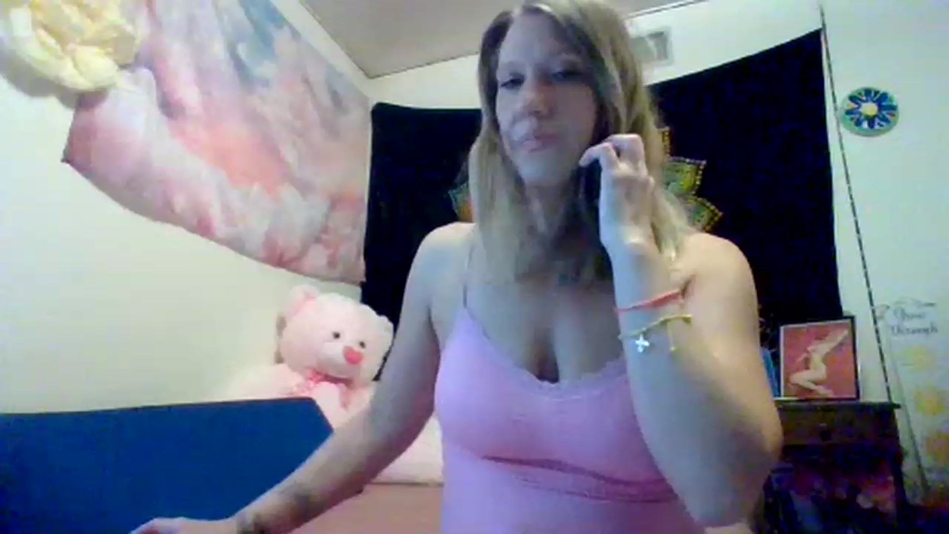 Gallery image thumbnail from wildnnout's myfreecams stream on, 06/27/2023, 15:38 image 6 of 20