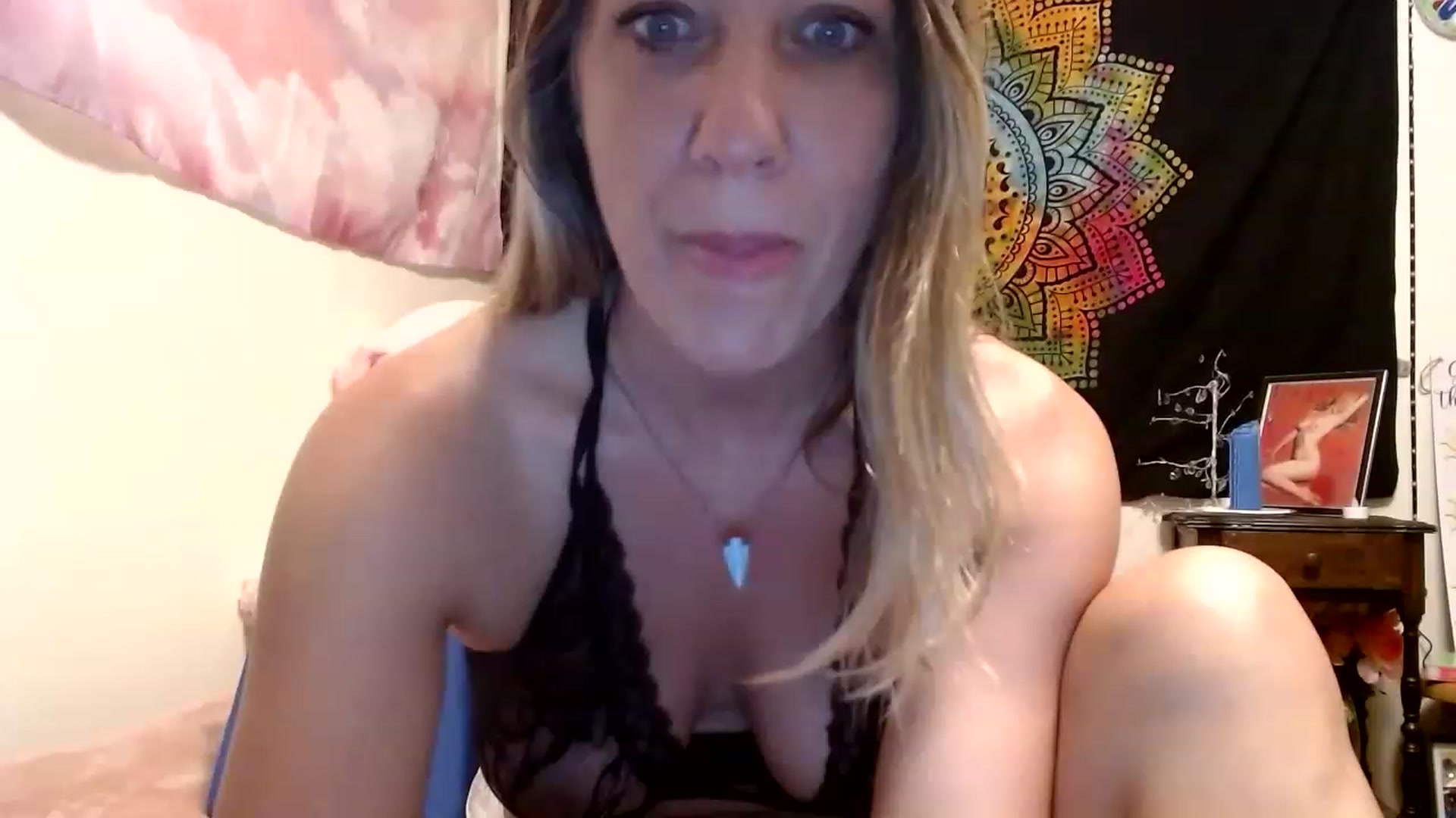 Gallery image thumbnail from wildnnout's myfreecams stream on, 07/17/2023, 18:30 image 4 of 20