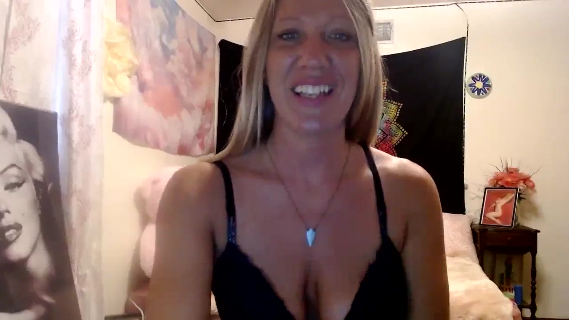 Gallery image thumbnail from wildnnout's myfreecams stream on, 10/12/2023, 14:36 image 8 of 20