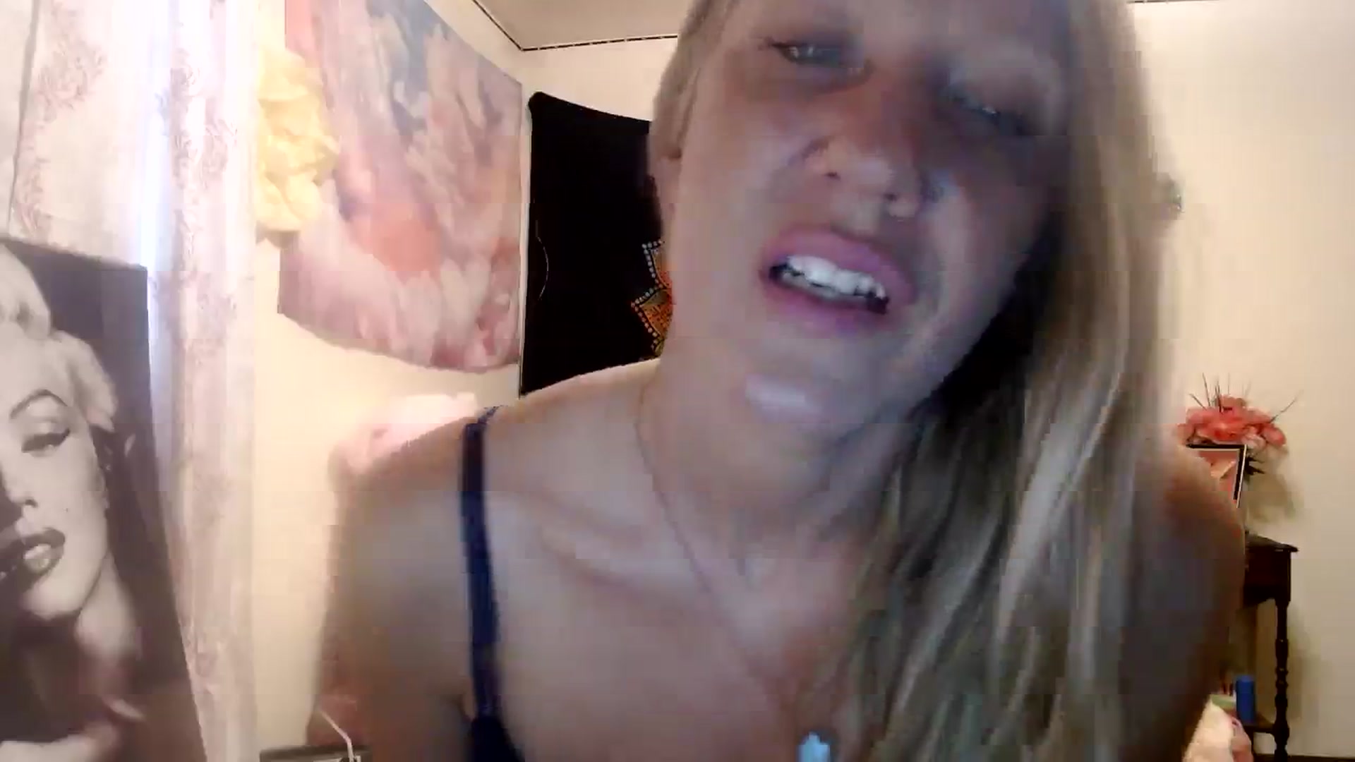 Gallery image thumbnail from wildnnout's myfreecams stream on, 10/12/2023, 14:36 image 13 of 20
