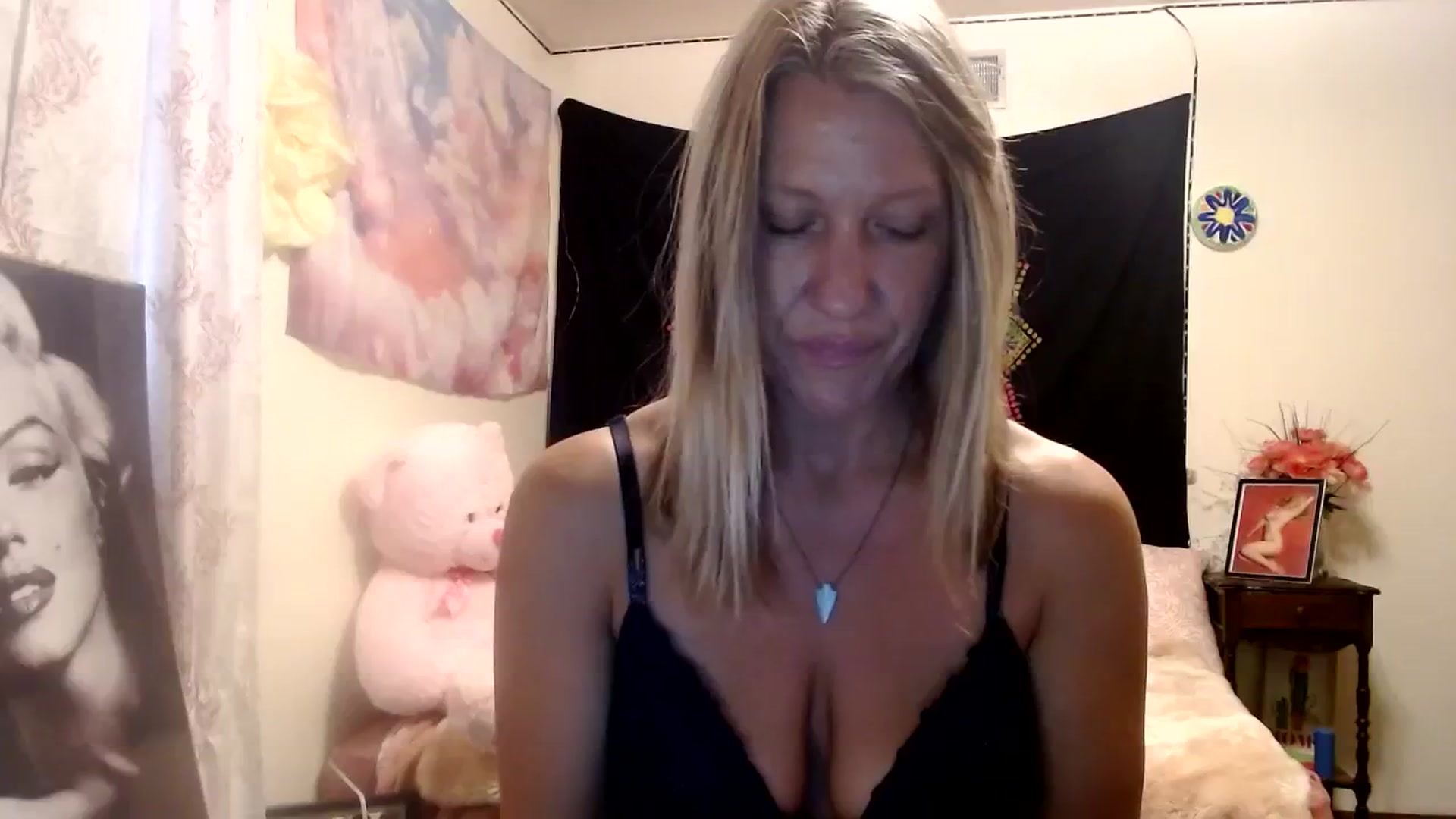 Gallery image thumbnail from wildnnout's myfreecams stream on, 10/12/2023, 14:36 image 3 of 20