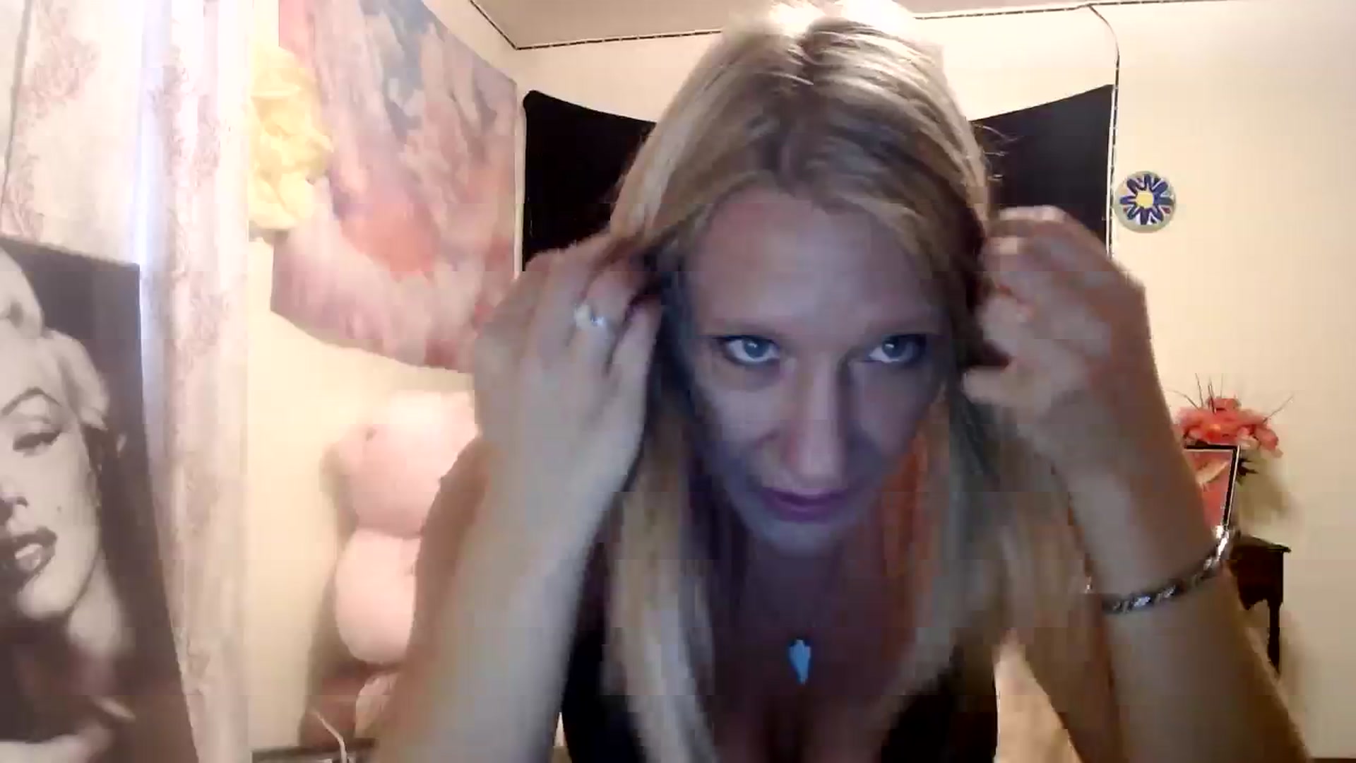 Gallery image thumbnail from wildnnout's myfreecams stream on, 10/12/2023, 14:36 image 6 of 20
