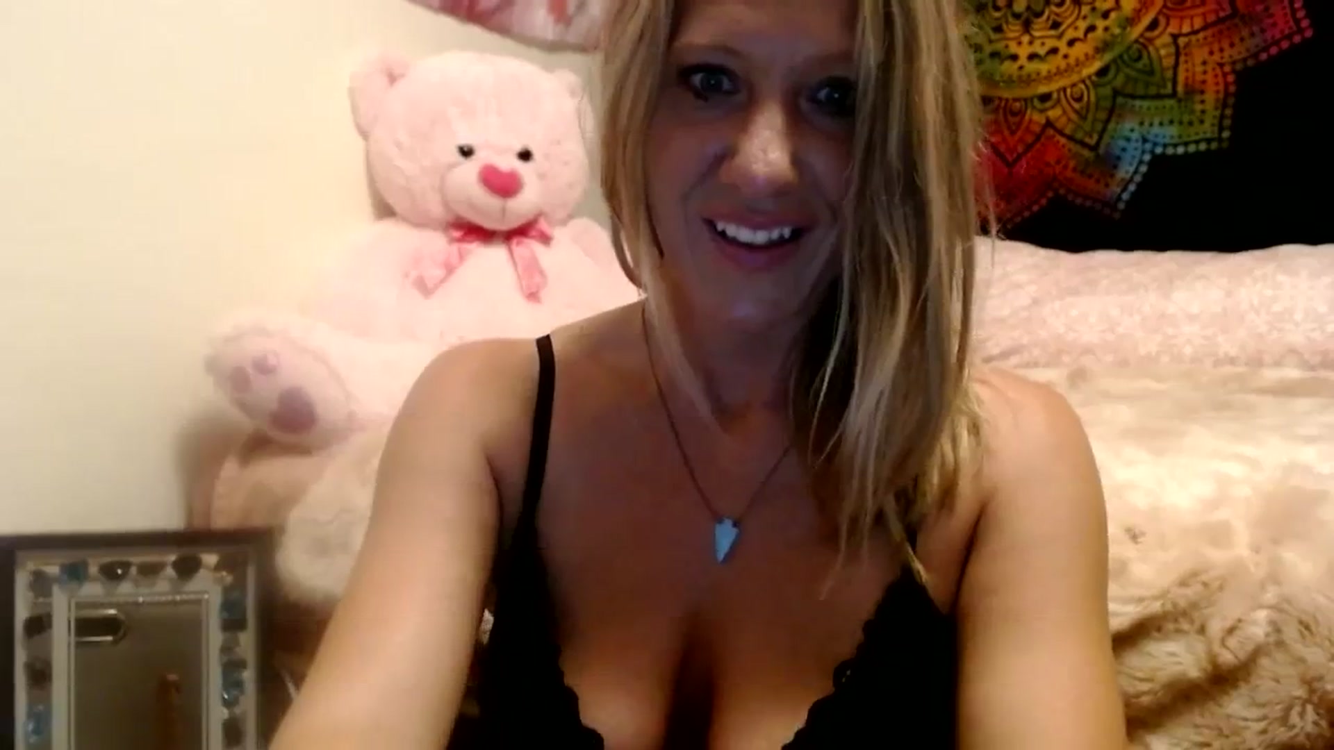 Gallery image thumbnail from wildnnout's myfreecams stream on, 10/16/2023, 14:55 image 4 of 20