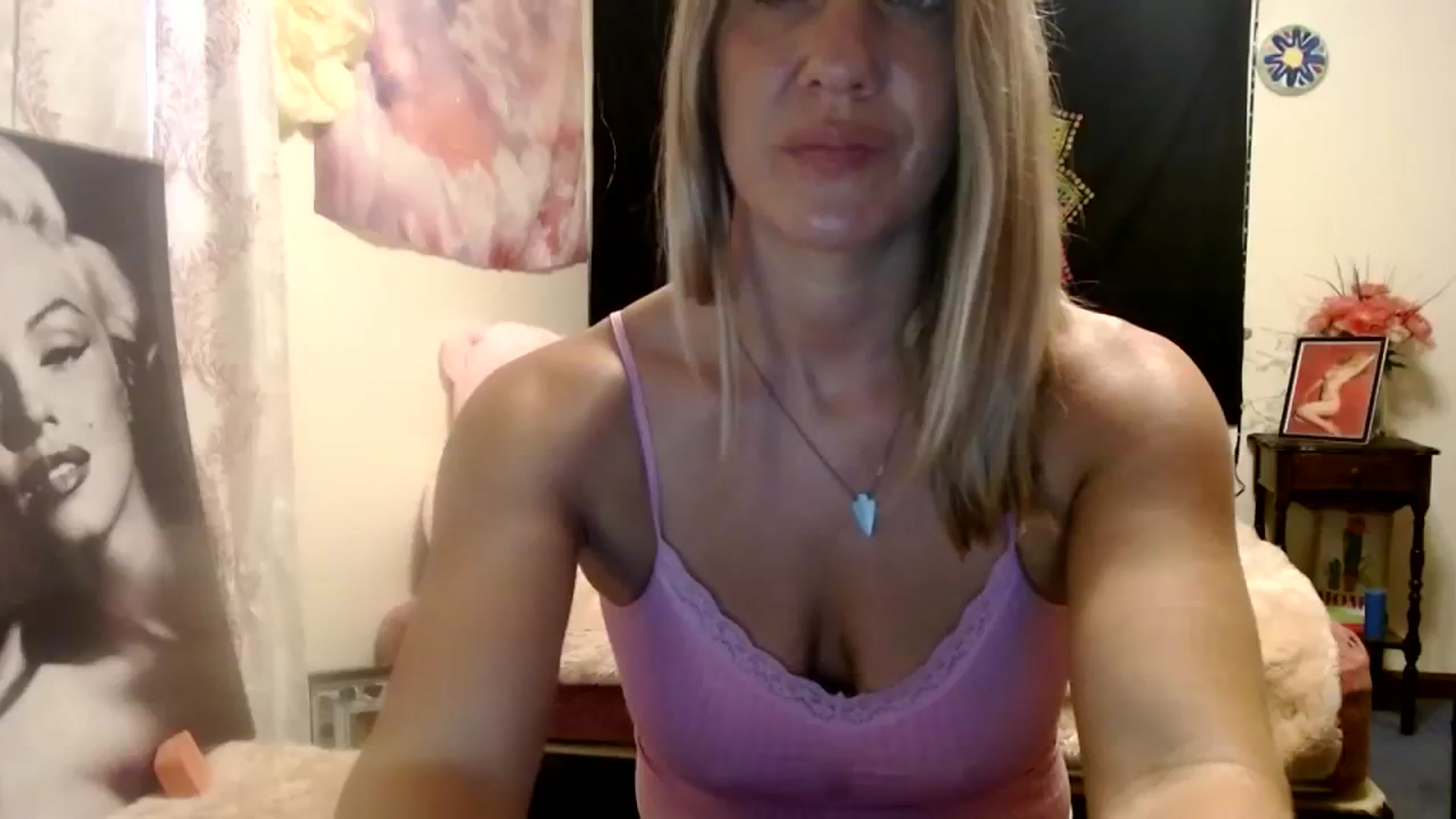 Gallery image thumbnail from wildnnout's myfreecams stream on, 10/17/2023, 15:44 image 1 of 20