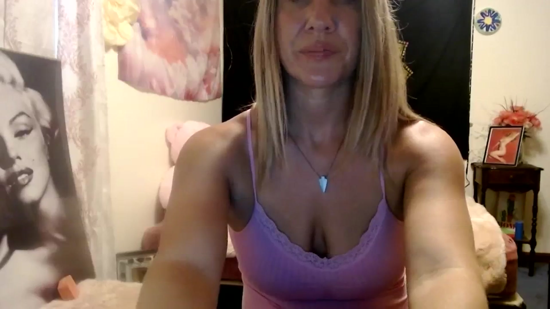 Gallery image thumbnail from wildnnout's myfreecams stream on, 10/17/2023, 15:44 image 5 of 20