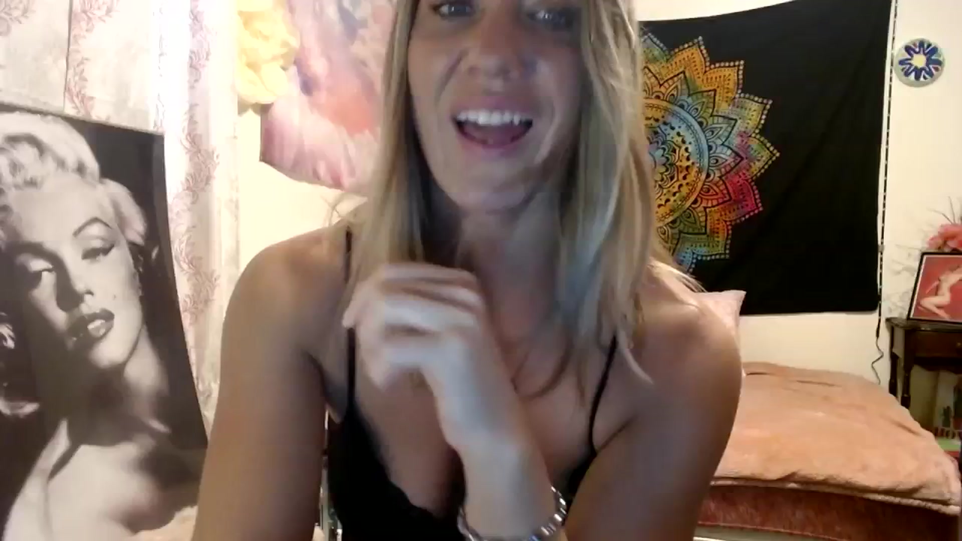 Gallery image thumbnail from wildnnout's myfreecams stream on, 10/23/2023, 15:34 image 12 of 20
