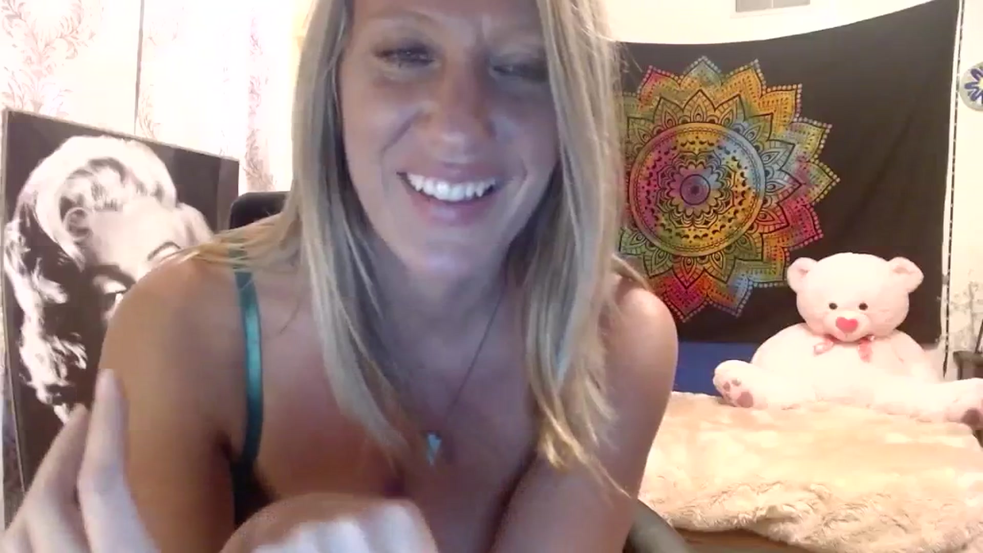 Gallery image thumbnail from wildnnout's myfreecams stream on, 11/16/2023, 18:03 image 10 of 20