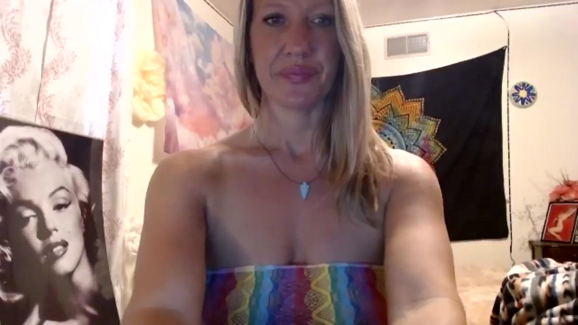 Gallery image thumbnail from wildnnout's myfreecams stream on, 05/06/2024, 14:37 image 18 of 20