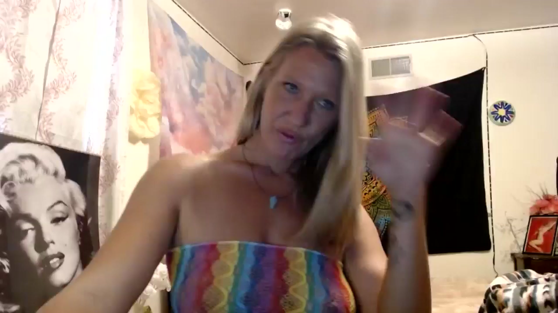 Gallery image thumbnail from wildnnout's myfreecams stream on, 05/06/2024, 14:37 image 1 of 20