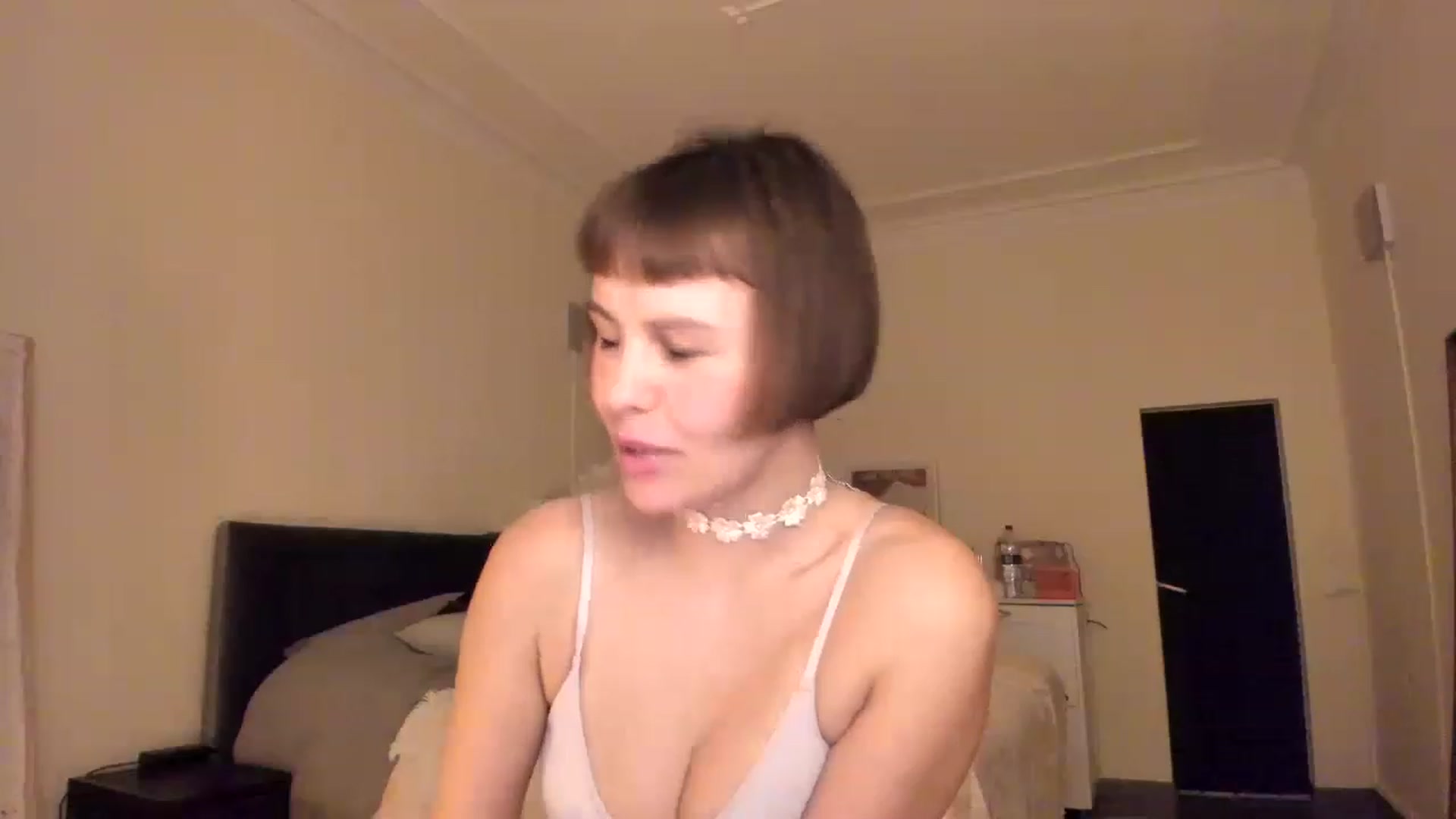 Gallery image thumbnail from wondertea's myfreecams stream on, 11/24/2022, 17:48 image 14 of 20