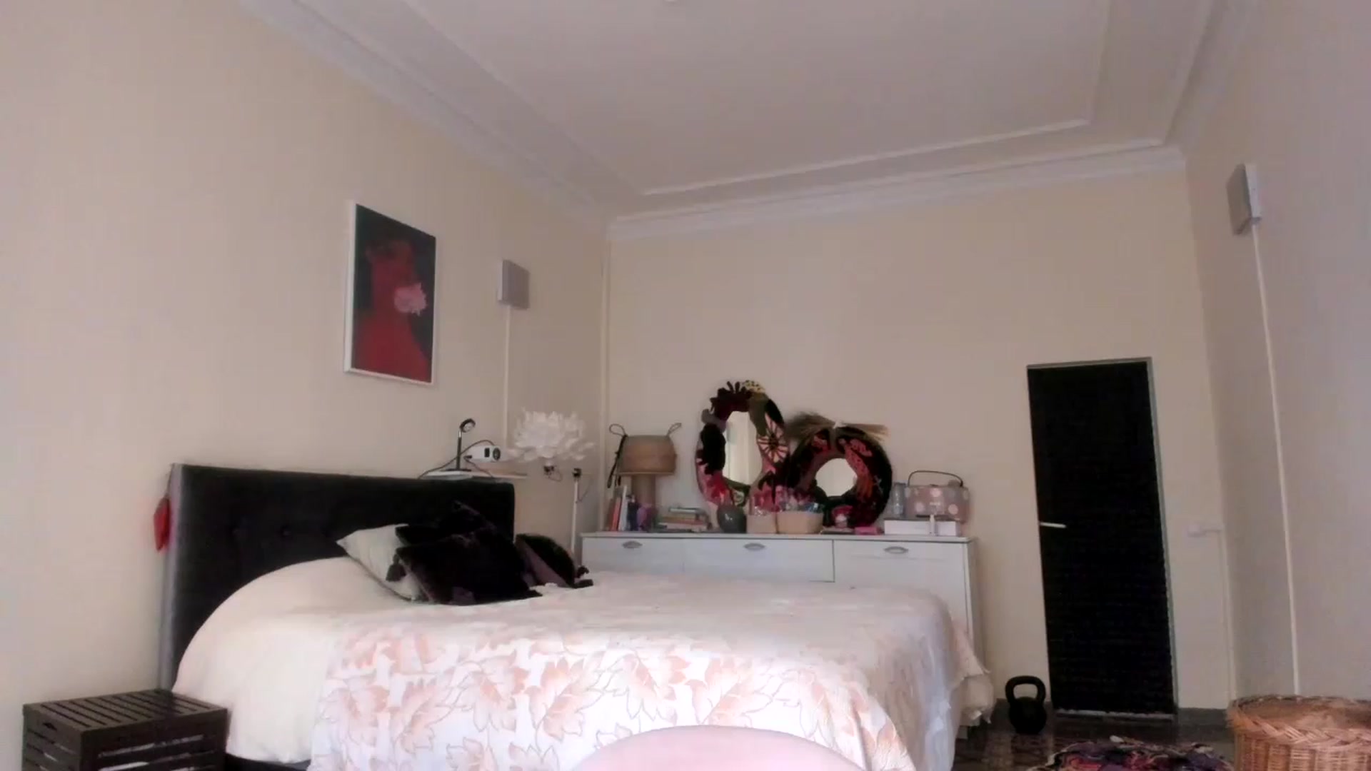 Gallery image thumbnail from wondertea's myfreecams stream on, 12/18/2022, 15:51 image 2 of 20