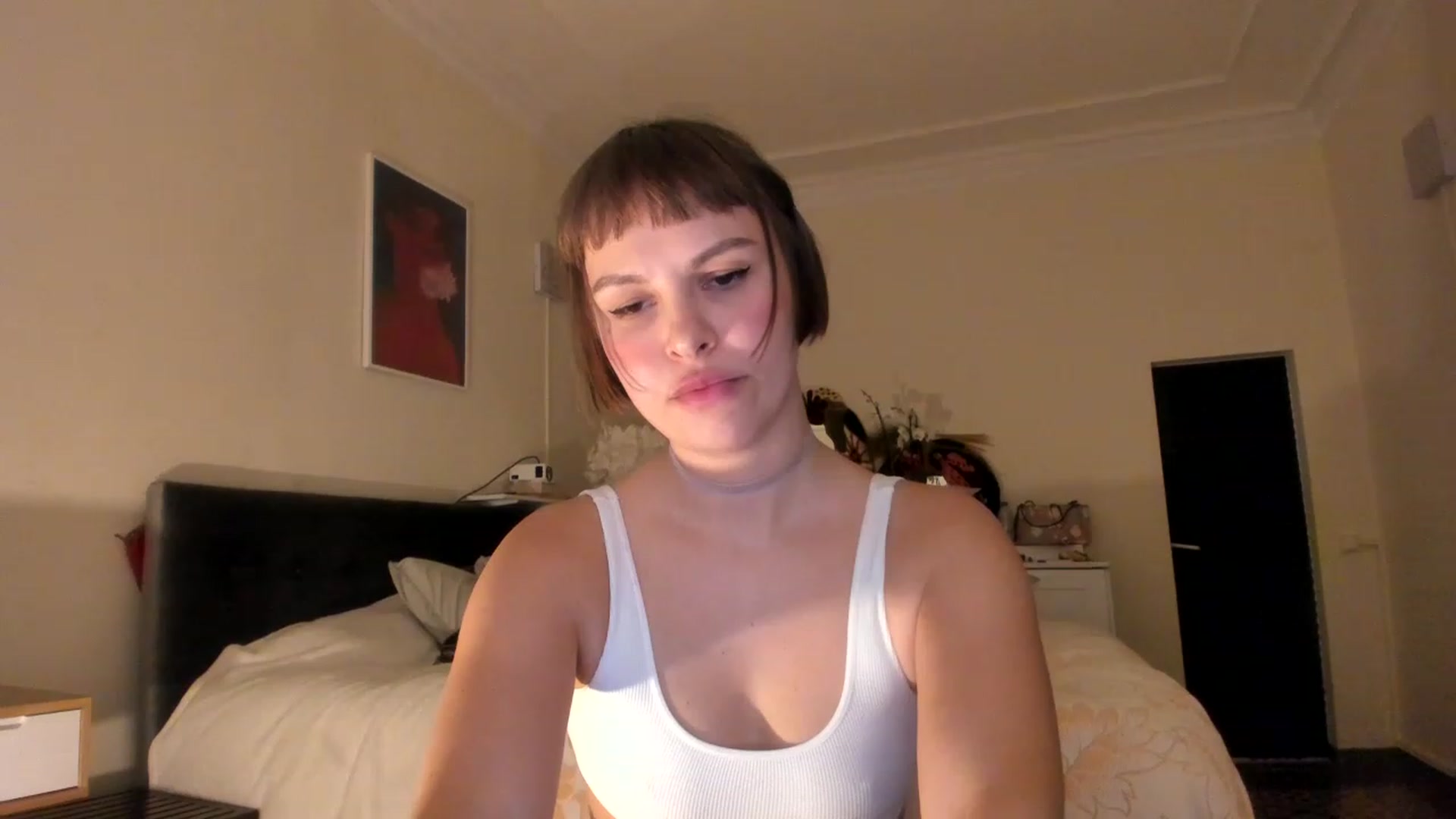 Gallery image thumbnail from wondertea's myfreecams stream on, 12/23/2022, 22:34 image 18 of 20