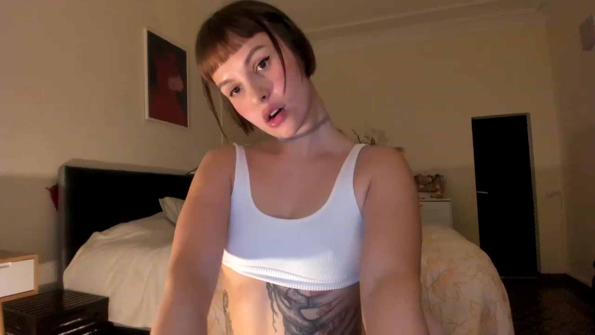 Gallery image thumbnail from wondertea's myfreecams stream on, 12/23/2022, 22:34 image 17 of 20