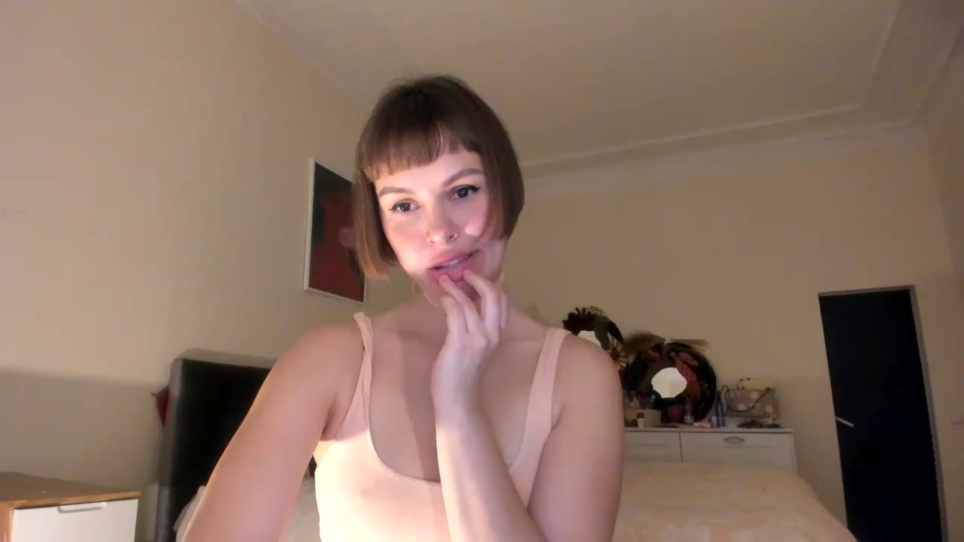 Gallery image thumbnail from wondertea's myfreecams stream on, 12/28/2022, 19:30 image 2 of 20