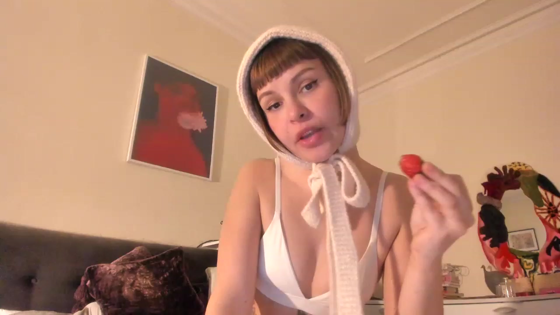 Gallery image thumbnail from wondertea's myfreecams stream on, 02/13/2023, 17:16 image 14 of 20