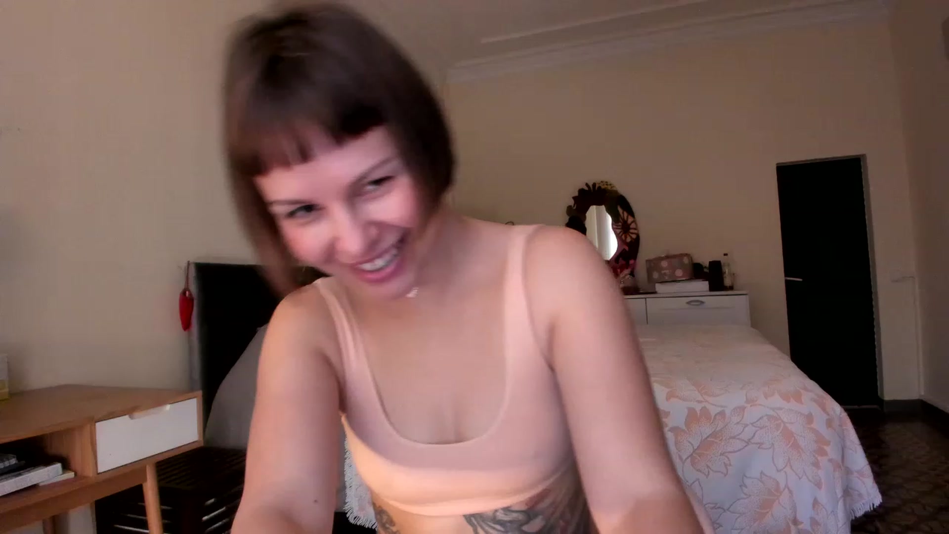 Gallery image thumbnail from wondertea's myfreecams stream on, 02/18/2023, 16:23 image 16 of 20