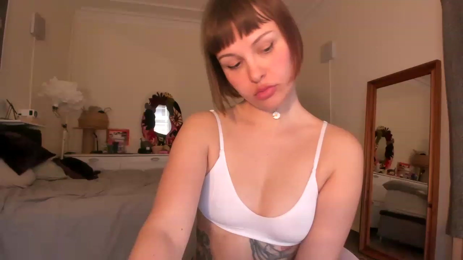 Gallery image thumbnail from wondertea's myfreecams stream on, 02/26/2023, 16:28 image 14 of 20