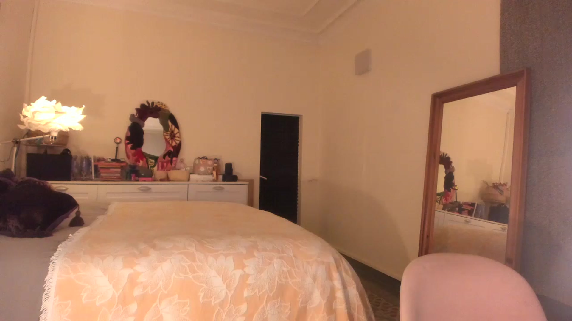 Gallery image thumbnail from wondertea's myfreecams stream on, 03/29/2023, 18:33 image 10 of 20
