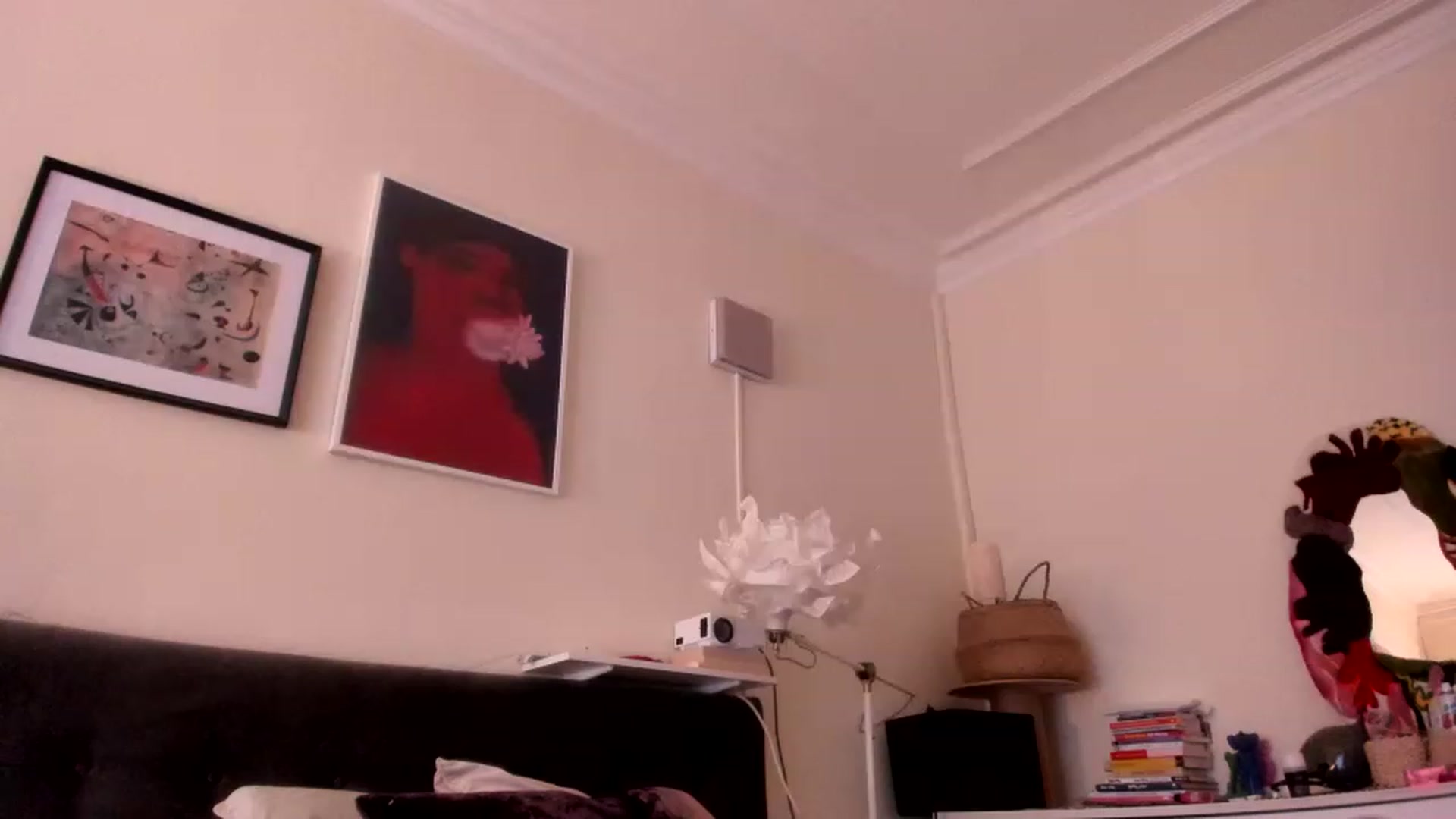 Gallery image thumbnail from wondertea's myfreecams stream on, 04/26/2023, 18:24 image 4 of 20