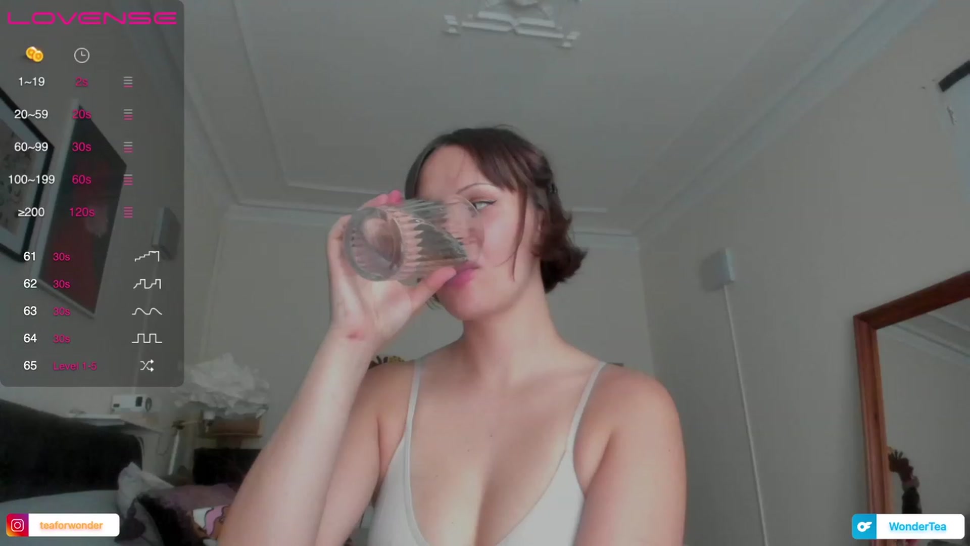 Gallery image thumbnail from wondertea's myfreecams stream on, 06/28/2023, 18:39 image 10 of 20