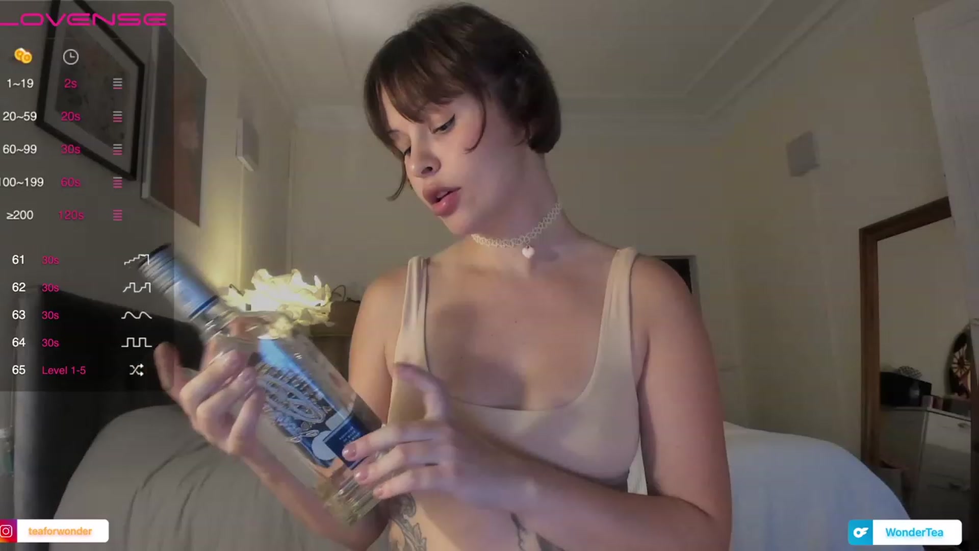 Gallery image thumbnail from wondertea's myfreecams stream on, 07/27/2023, 18:01 image 17 of 20