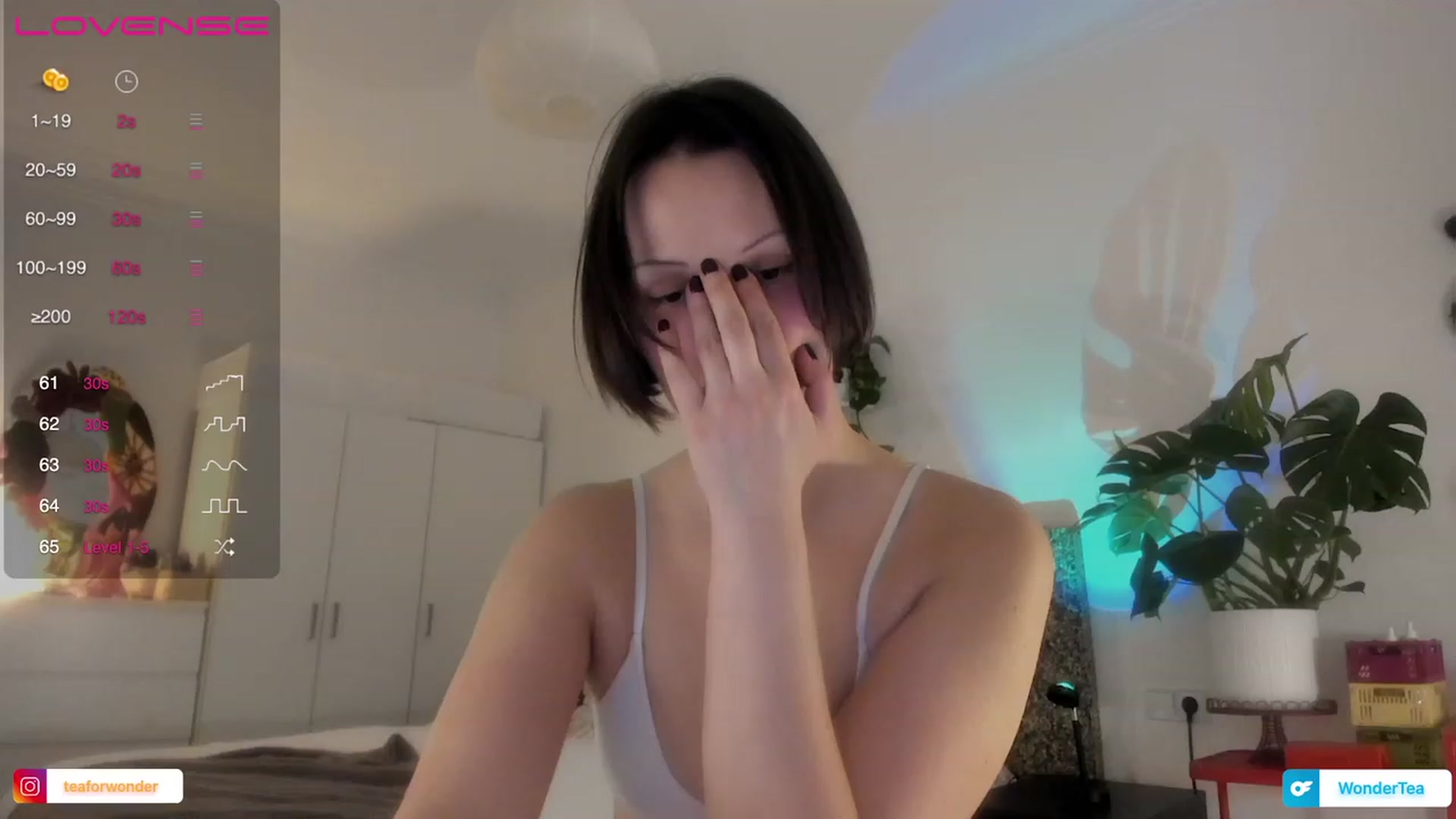 Gallery image thumbnail from wondertea's myfreecams stream on, 02/08/2024, 20:28 image 16 of 20