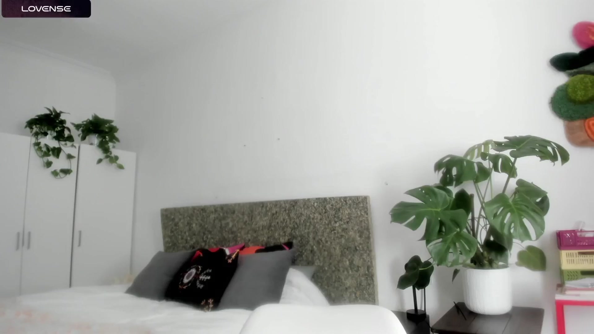 Gallery image thumbnail from wondertea's myfreecams stream on, 03/22/2024, 13:01 image 3 of 20