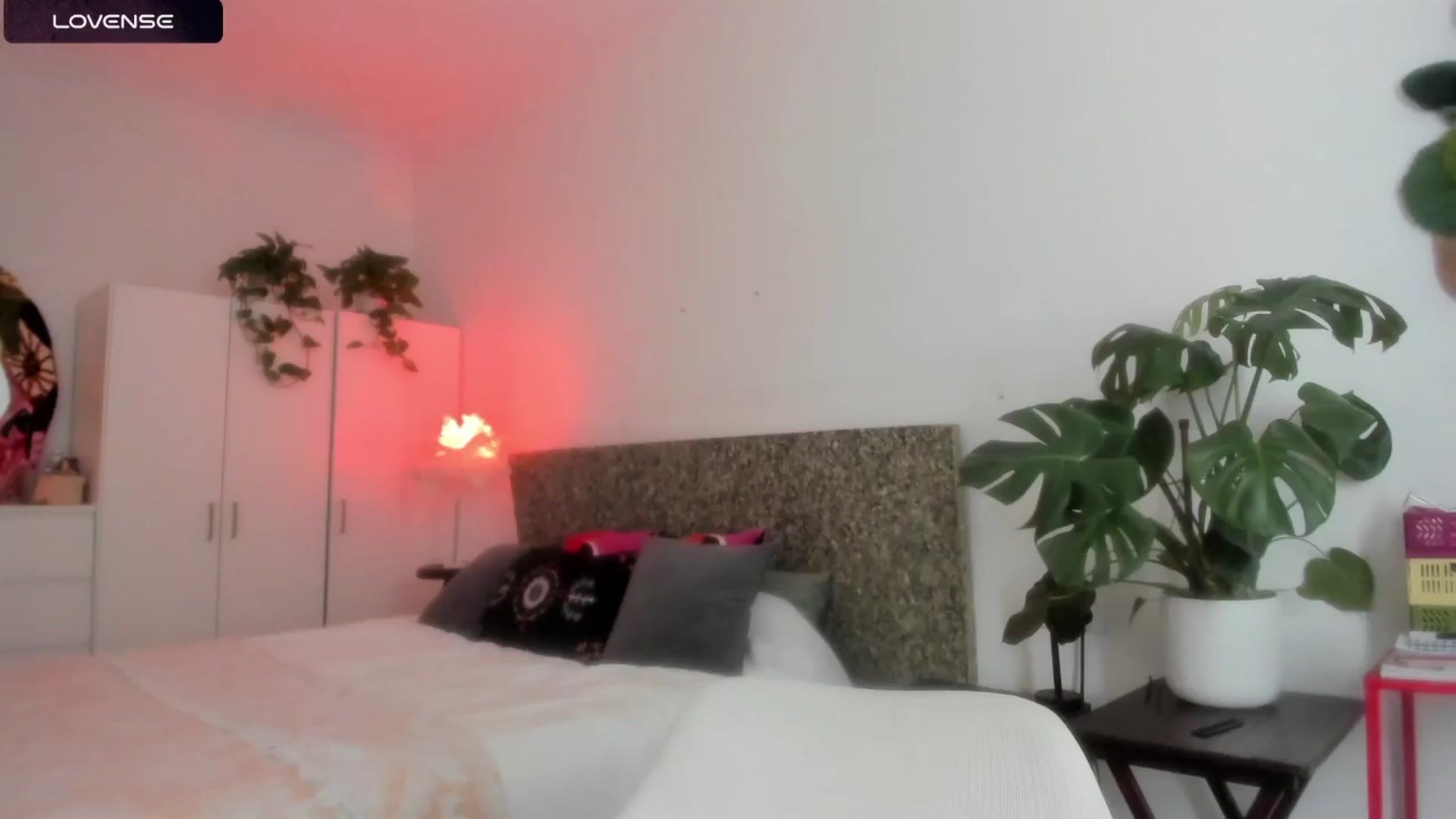 Gallery image thumbnail from wondertea's myfreecams stream on, 03/23/2024, 15:38 image 8 of 20