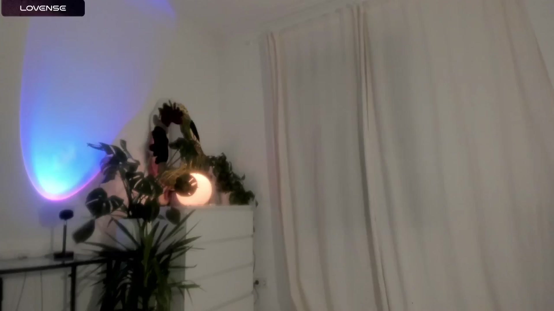 Gallery image thumbnail from wondertea's myfreecams stream on, 05/20/2024, 19:36 image 6 of 20