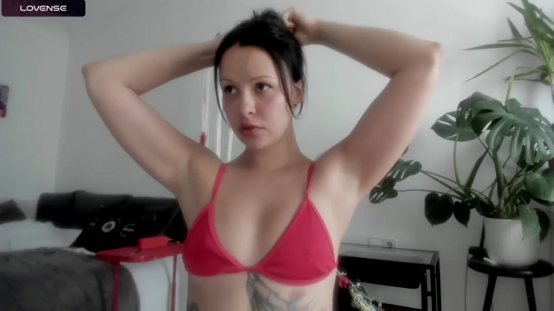 Gallery image thumbnail from wondertea's myfreecams stream on, 06/07/2024, 13:09 image 2 of 20