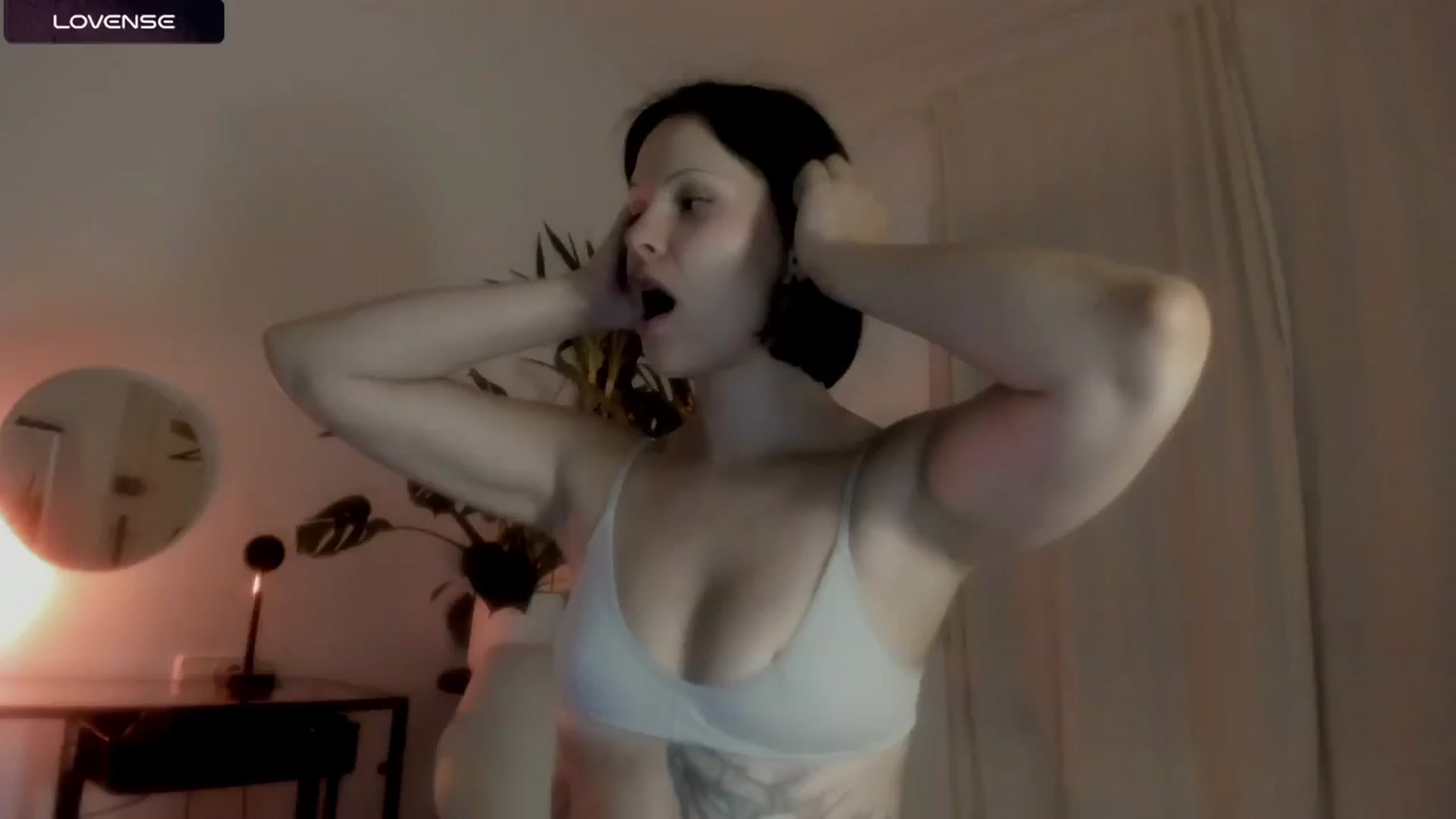 Gallery image thumbnail from wondertea's myfreecams stream on, 06/24/2024, 20:23 image 10 of 20