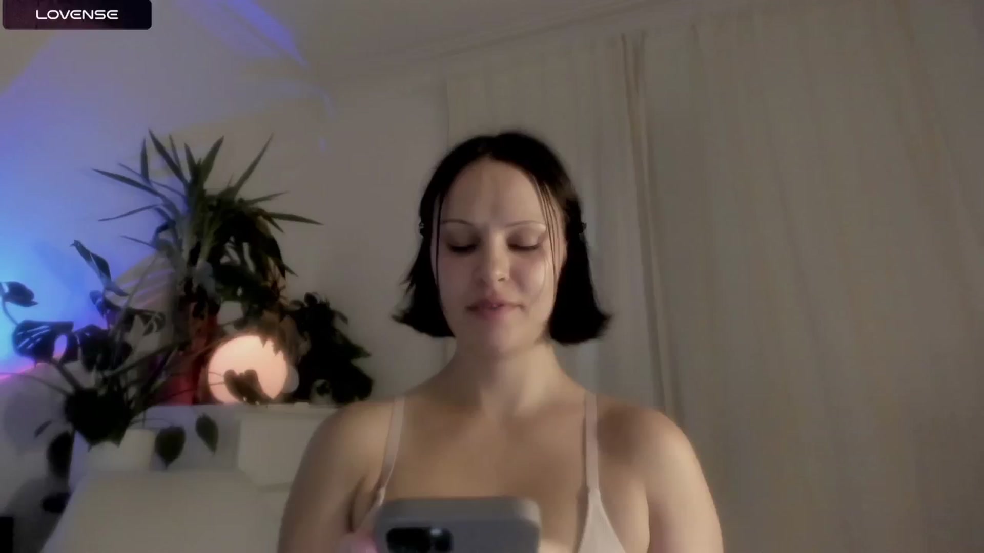 Gallery image thumbnail from wondertea's myfreecams stream on, 06/26/2024, 21:11 image 3 of 20
