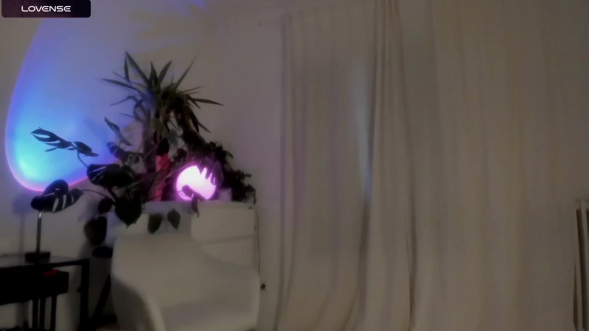 Gallery image thumbnail from wondertea's myfreecams stream on, 07/03/2024, 21:16 image 1 of 20