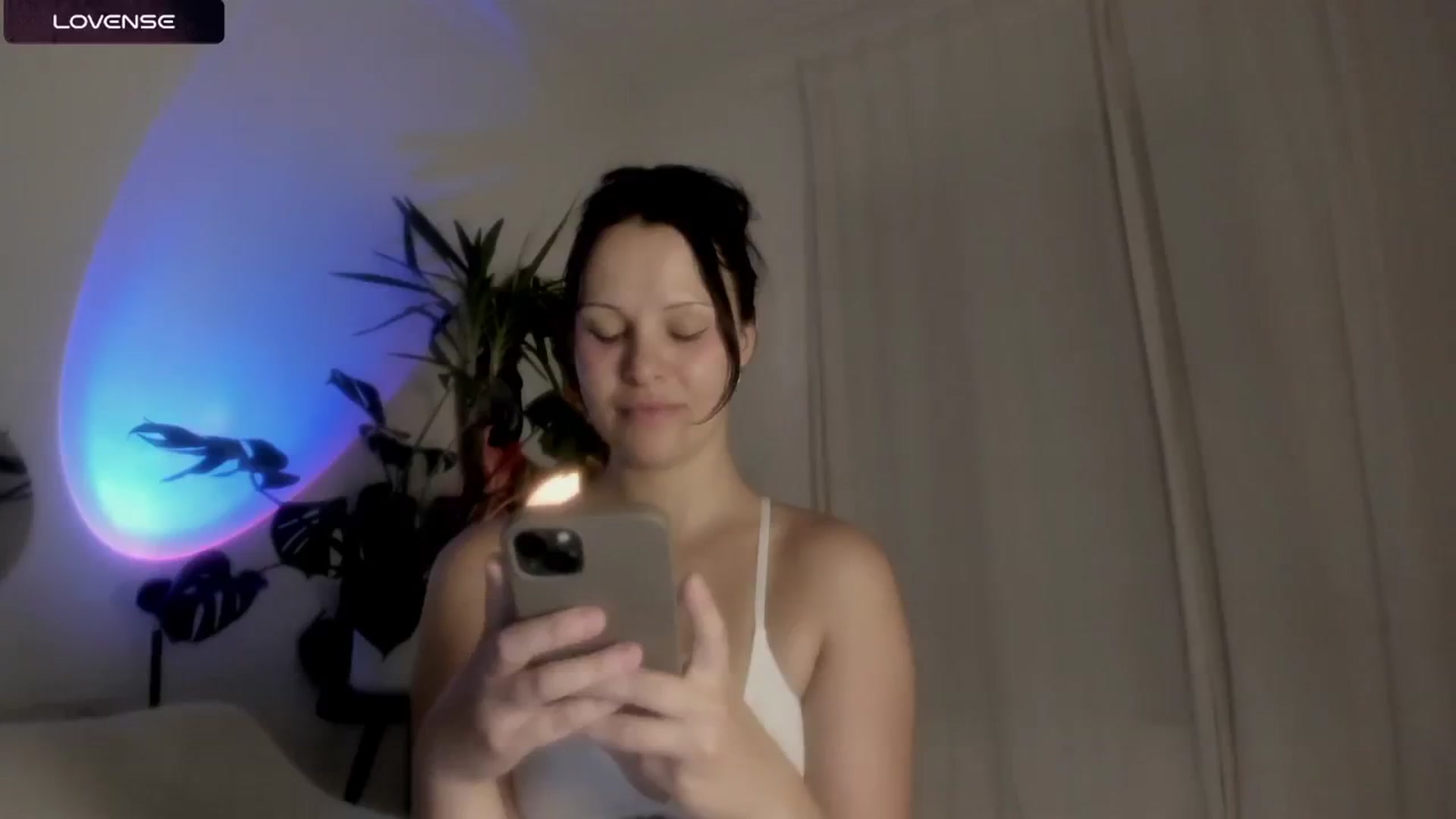 Gallery image thumbnail from wondertea's myfreecams stream on, 07/09/2024, 21:37 image 6 of 20