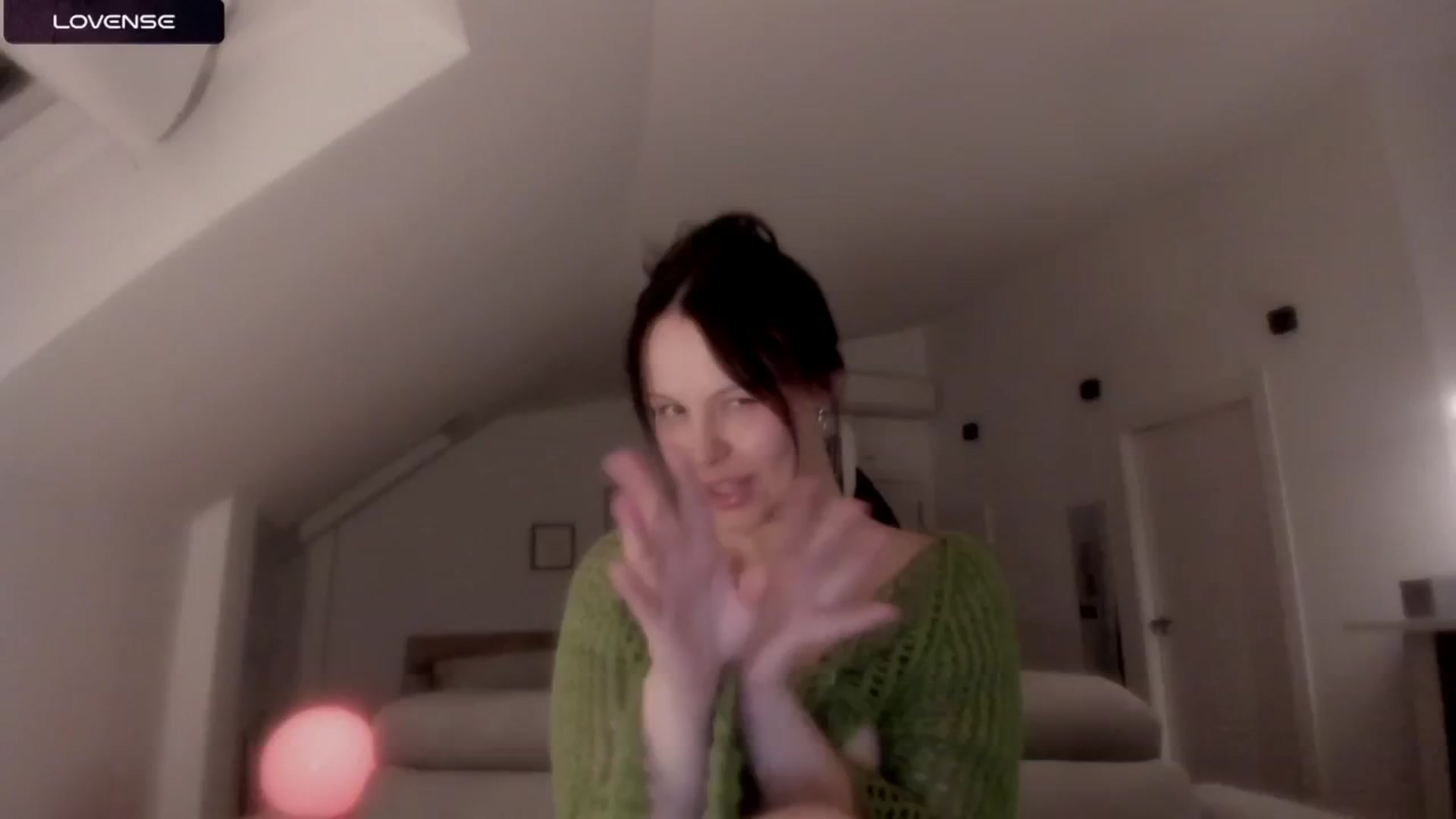 Gallery image thumbnail from wondertea's myfreecams stream on, 11/26/2024, 21:22 image 8 of 20