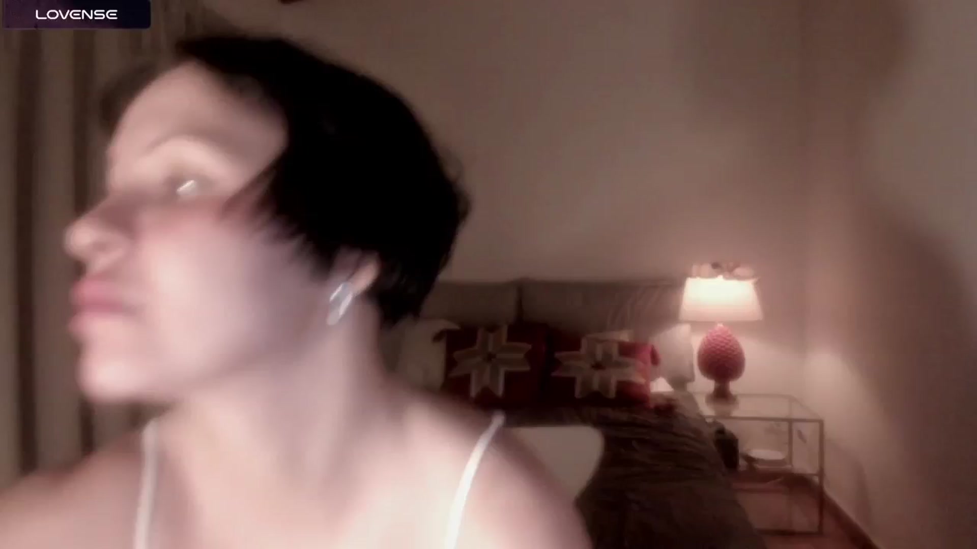 Gallery image thumbnail from wondertea's myfreecams stream on, 12/22/2024, 21:41 image 11 of 20