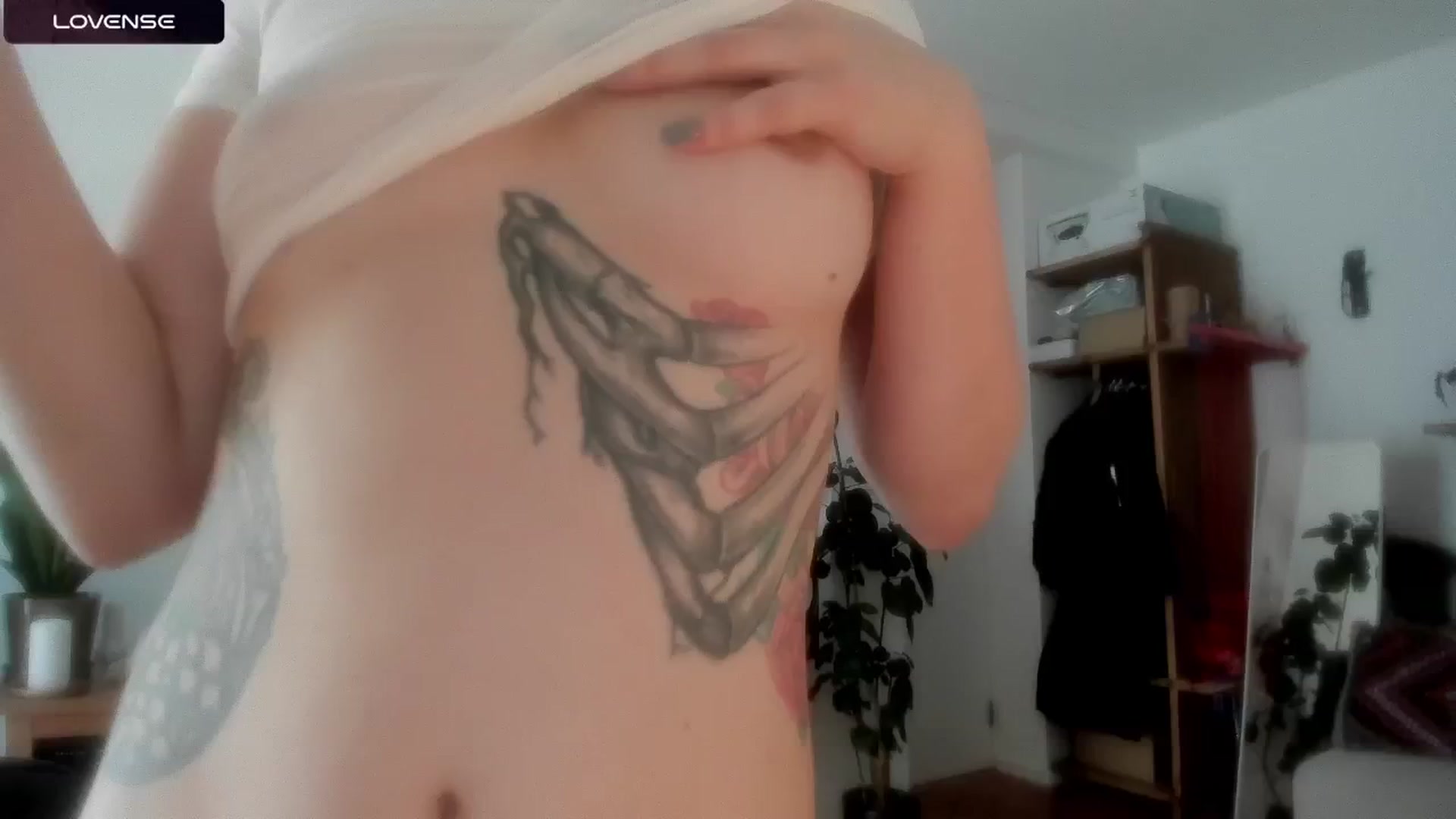 Gallery image thumbnail from wondertea's myfreecams stream on, 02/20/2025, 13:29 image 9 of 20