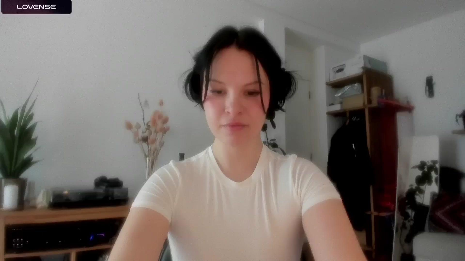 Gallery image thumbnail from wondertea's myfreecams stream on, 02/20/2025, 13:29 image 19 of 20