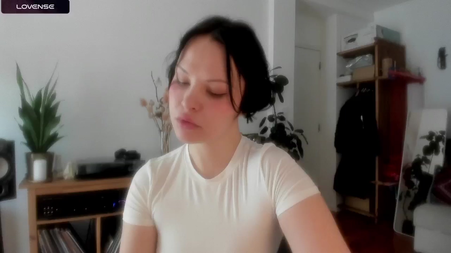 Gallery image thumbnail from wondertea's myfreecams stream on, 02/20/2025, 13:29 image 15 of 20